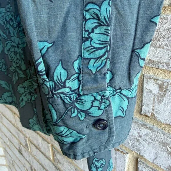 Coldwater Creek Long Sleeve Button Up Collared Floral Shirt Blouse Size M Petite - Picture 7 of 8